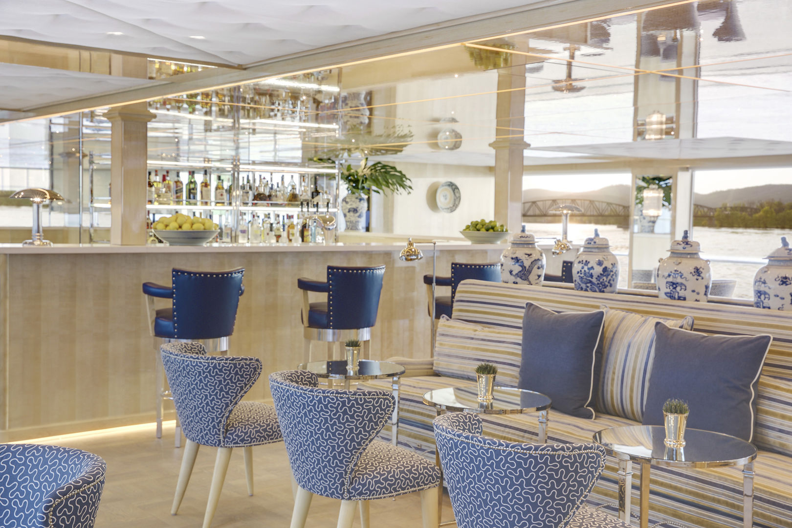 Uniworld Boutique River Cruises - S.S. Beatrice - Restaurant Wolfgang's Lounge 2.jpg